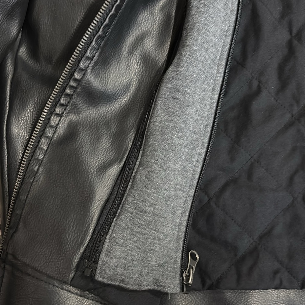 GUESS Coat Moto Jacket Quilted Lining Removable Hood Sz M PERFECT COND!! - Picture 10 of 10